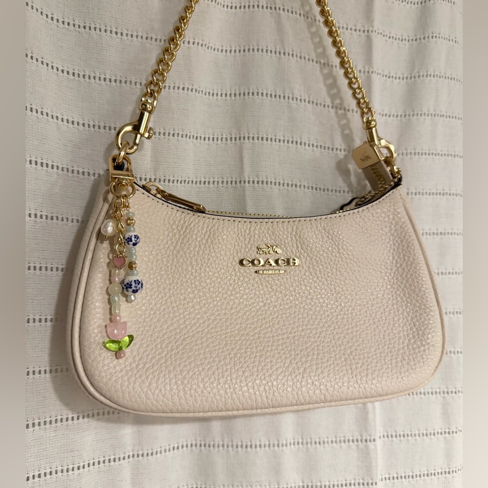 Designer Inspired Beaded Bag Charm Keychain with Tulip, Heart and Pearl Detail - Picture 4 of 4